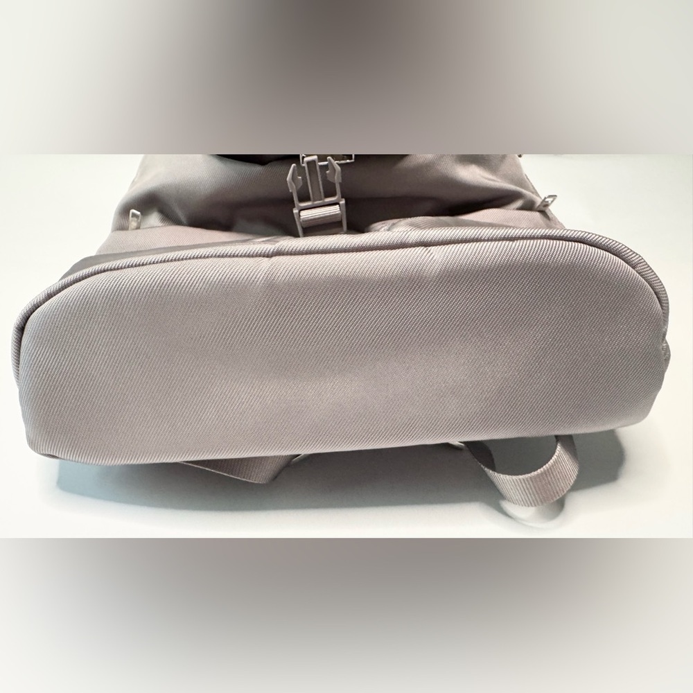 Lululemon Carry Onward Rucksack *12L - Picture 5 of 17